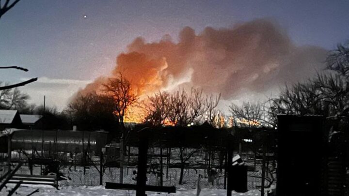 Перший пішов: РФ починає рік з палаючим НПЗ