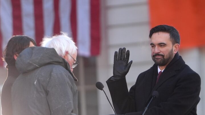 Вперше в історії: мер Нью-Йорку склав присягу на Корані