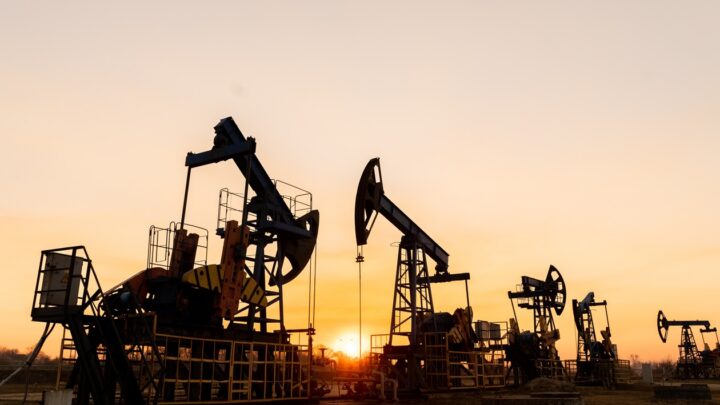 Видобуток нафти ОПЕК знизився через Іран та Венесуелу