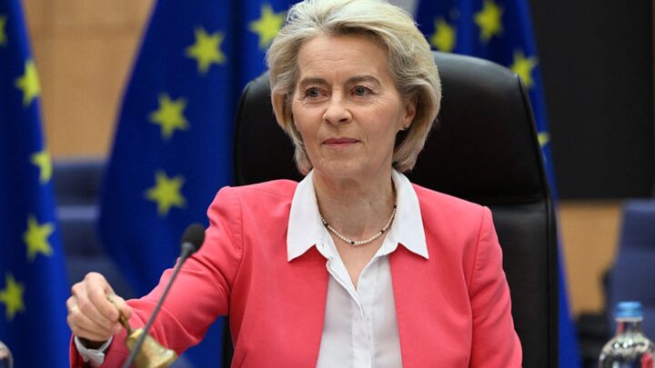 ЄК оприлюднила план позики Україні на €90 млрд