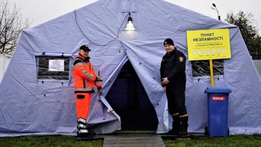 «Життя ніби зупинилося»: як українці переживають холод після ударів РФ