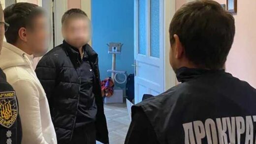 До суду скерували справу аферистів, які видавали себе за банківських працівників