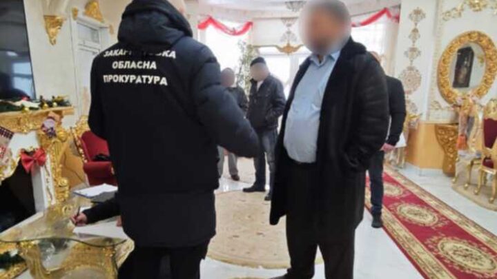 Депутата Берегівської райради Арсенія Богара взяли під варту за приховування мільйонів і елітних авто в декларації