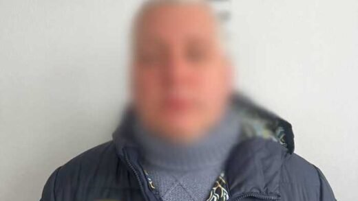 Киянин «заради розваги» підпалив авто й вантажівку в Дарницькому районі: йому загрожує до 10 років