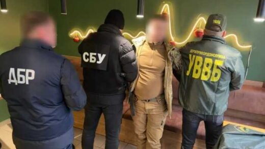 1000 доларів за переведення в тил: військовому у Львові оголосили підозру за зловживання впливом