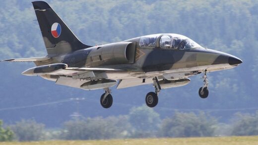 У Чехії помстилися генералу за бажання передати Україні винищувачі