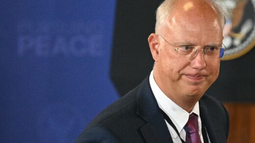 Переговори України та РФ відтермінували після візиту Дмитрієва до США