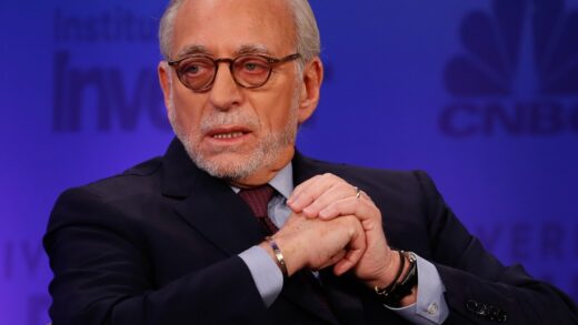 Батько Ніколи Пельтц прокоментував конфлікт у родині Бекхемів