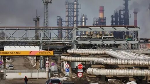 Росстат заявив про падіння майже всіх галузей промисловості