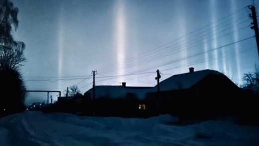 У небі над Тернопільщиною зафіксували "світлові стовпи"