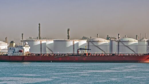 Саудівська нафта ринула до Китаю після рекордних знижок