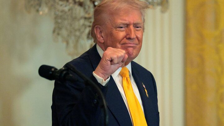 СюжетСанкції проти Росії. Підкуп для Трампа