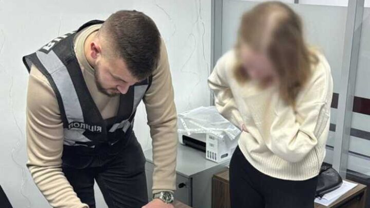 У Києві ліквідували масштабний канал для легалізації іноземців