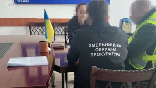 На Хмельниччині будинок для ВПО купили з переплатою 2,6 мільйона гривень: посадовицям загрожує до 12 років