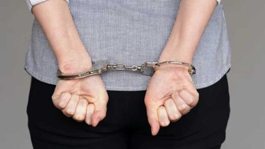 Преміювала сама себе: екскерівницю відділу освіти на Прикарпатті судитимуть за зловживання