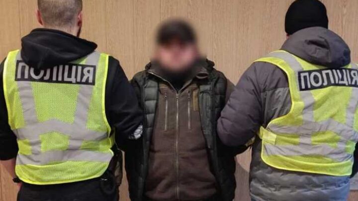 У Києві затримали іноземця,  який влаштував танці на території Меморіалу пам’яті на Майдані