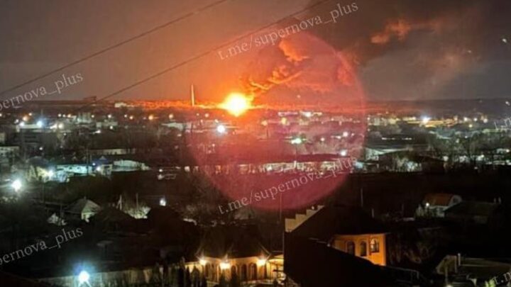 У окупантів палає нафтобаза і підстанція