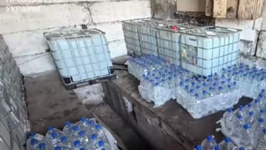 У Києві виявили склади з близько 50 тонн нелегальної спиртової суміші