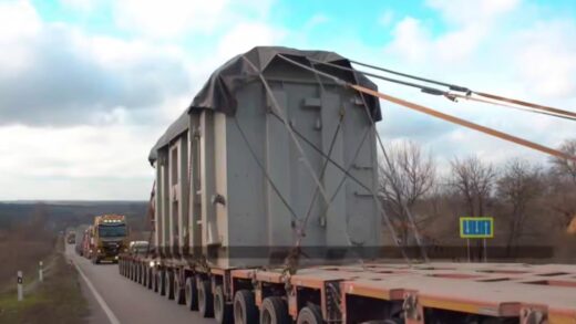 Японія передала Україні три потужні трансформатори