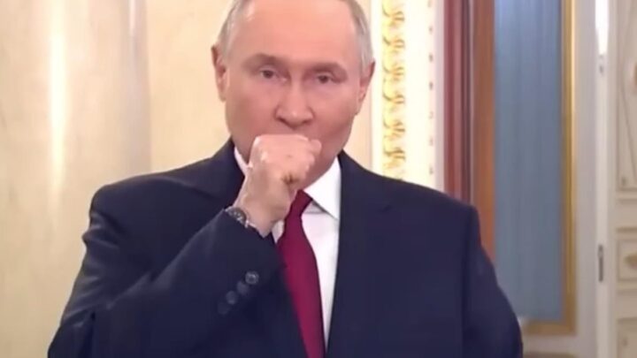 "Кхе-кхе": Кремль виклав невідредаговане вітання Путіна з 8 березня