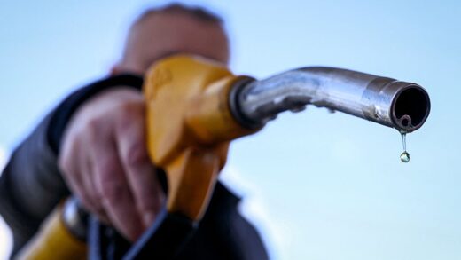 СюжетНафта стрімко дорожчає: як це вплине на Україну