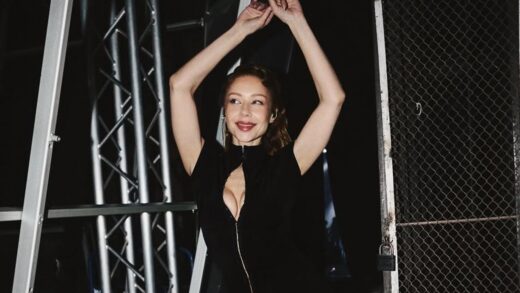 У Кароль під час концерту розстебнулася сукня