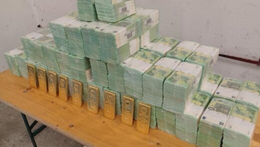 В ЄЦБ пояснили, чим загрожує захоплення Угорщиною готівки України