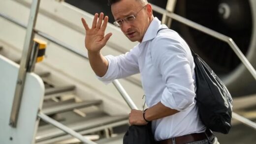 Угорські літаки вивозили готівку та коштовності з Росії - ЗМІ