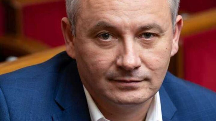 Змінила AMG на електрокар: дружина закарпатського нардепа Владіслава Поляка купила Mercedes-Benz EQS за понад 5 мільйонів