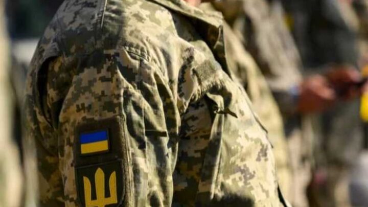 У Кропивницькому авто збило військового ТЦК під час перевірки документів