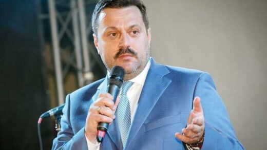Екснардеп-зрадник Андрій Деркач, призначений сенатором від Астраханської області РФ, отримав охорону ГРУ