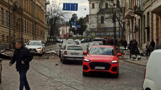 Обстріл Львова: є нові влучання, кількість постраждалих зросла