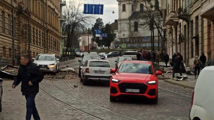 Обстріл Львова: є нові влучання, кількість постраждалих зросла