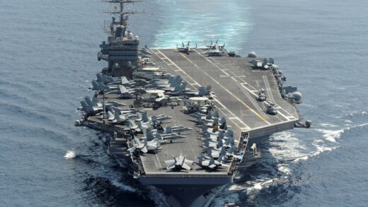 Іран заявив про атаку на авіаносець США