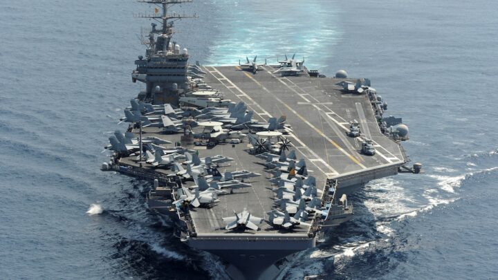 Іран заявив про атаку на авіаносець США
