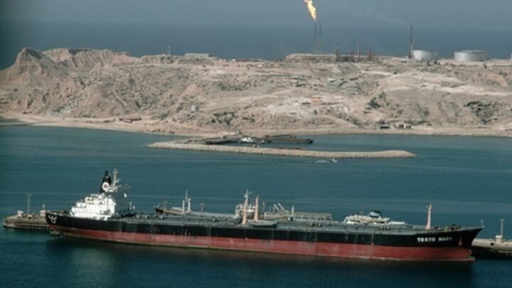 Аналітики назвали ціну на нафту при блокуванні Ормуза до червня