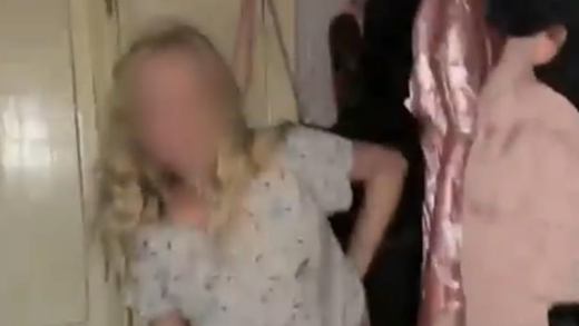 У Черкасах жінка використовувала двох своїх дітей для створення порнографії