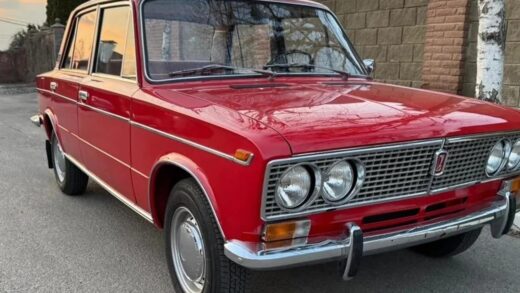 У Києві продається 36-річний ВАЗ-2103 у заводському стані