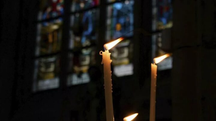 В Єрусалимі зійшов Благодатний вогонь