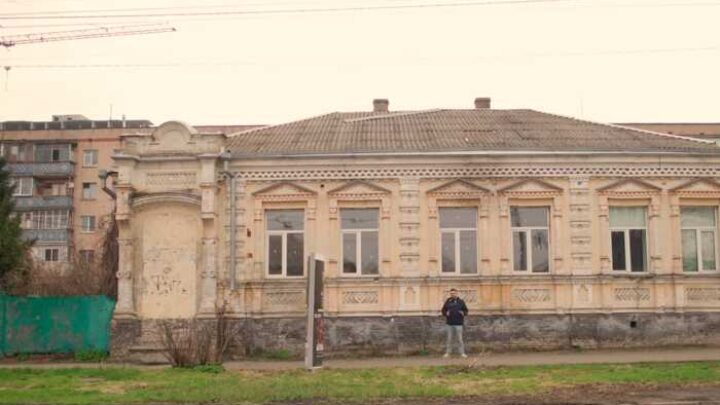 Будинок у центрі Черкас “пішов” за безцінь: як через фірму водія секретаря міськради провернули схему викупу без аукціону
