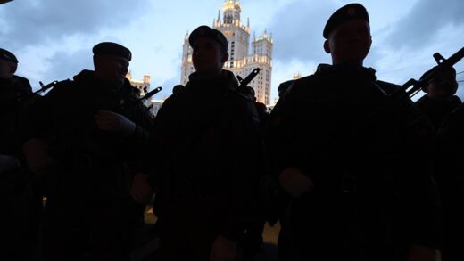 СюжетТривожний парад у Москві: що задумав Київ