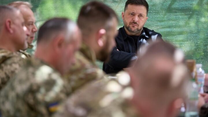 Зеленський анонсував Ставку після поїздки на фронт