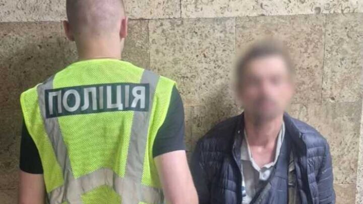 Жорстоке вбивство у Києві: п’ятеро молодиків прив’язали перехожого до дерева та забили його до смерті