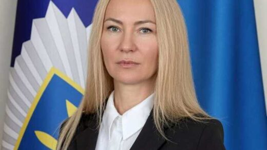 Теорія за 2000 доларів та талони «для своїх»: як керівниця сервісних центрів Полтавщини Ірина Пархоменко покриває корупцію