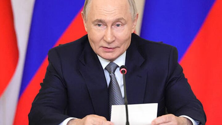 Путін заявив про "доленосний" момент у Росії
