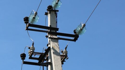 Спека спричинила аварійні знеструмлення у двох областях