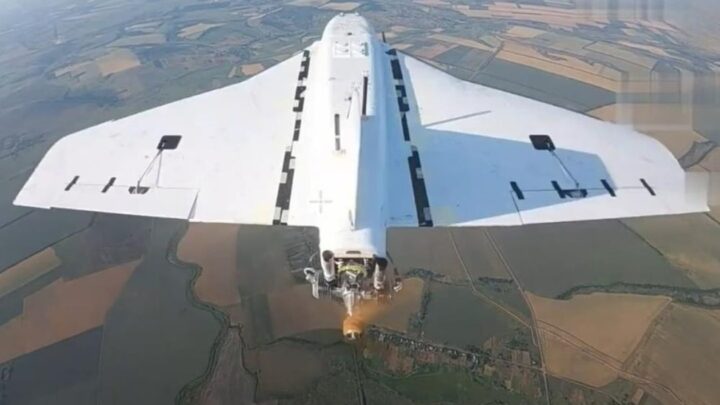 Військовий збив російський дрон Гербера з автомата
