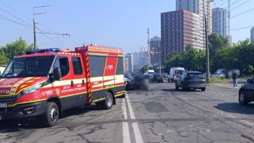 Смертельна ДТП в Києві на Виноградарі: рух ускладнений в обох напрямках
