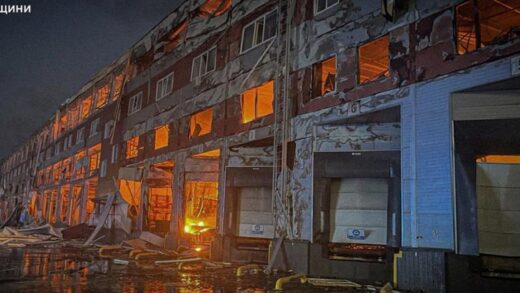 Росіяни атакували склади під Києвом