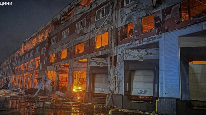 Росіяни атакували склади під Києвом